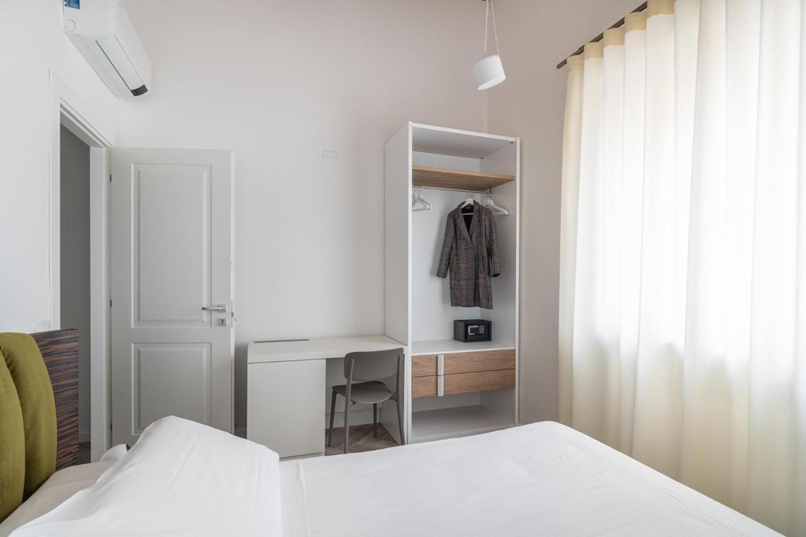 La Terrazza Su Dante Rooms ปาแลร์โม ภายนอก รูปภาพ