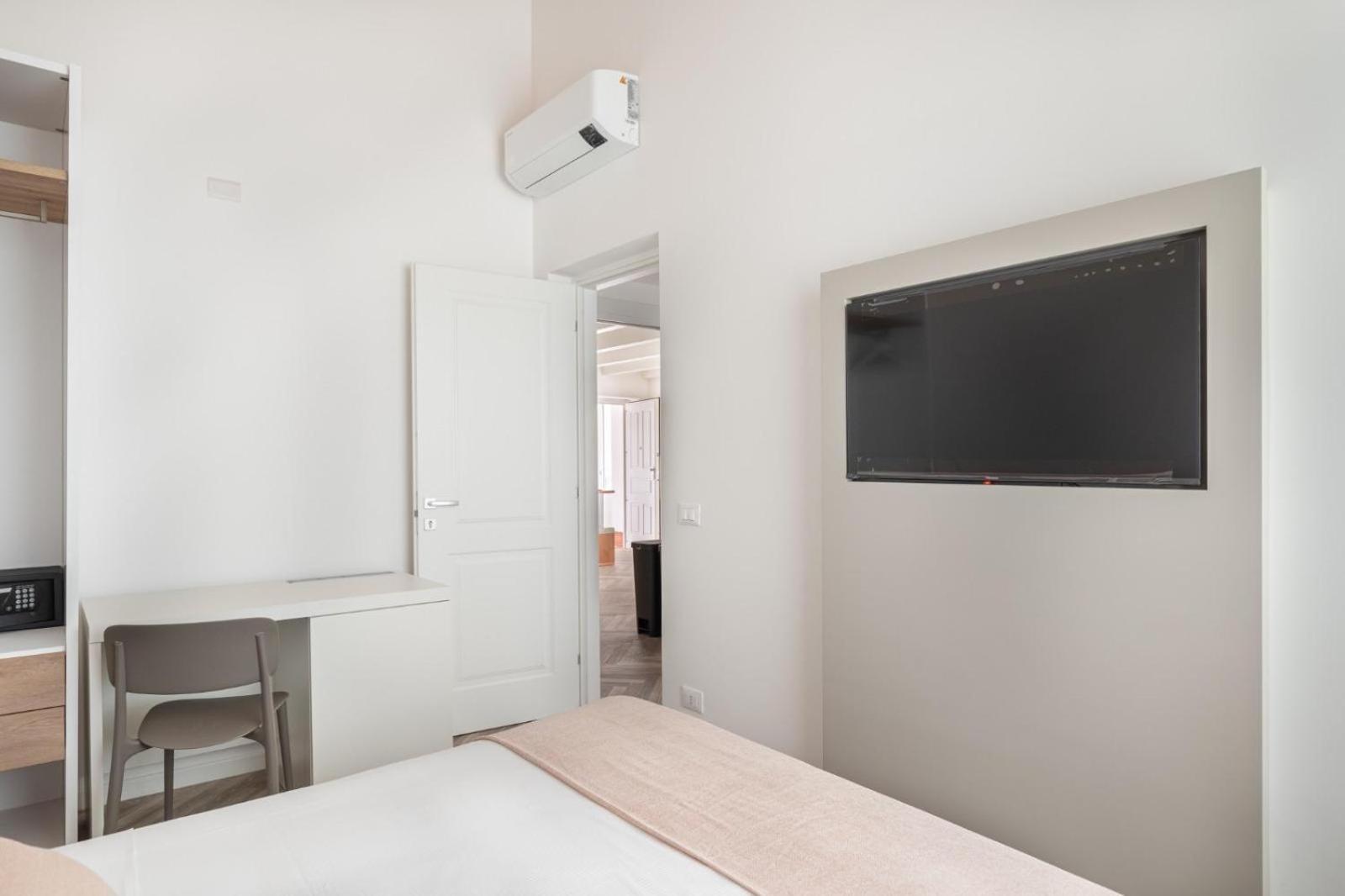 La Terrazza Su Dante Rooms ปาแลร์โม ภายนอก รูปภาพ